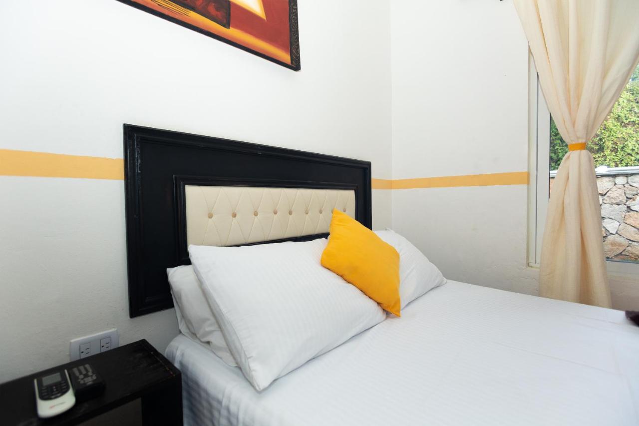 Nicol-Haa Hotel Исамал Екстериор снимка